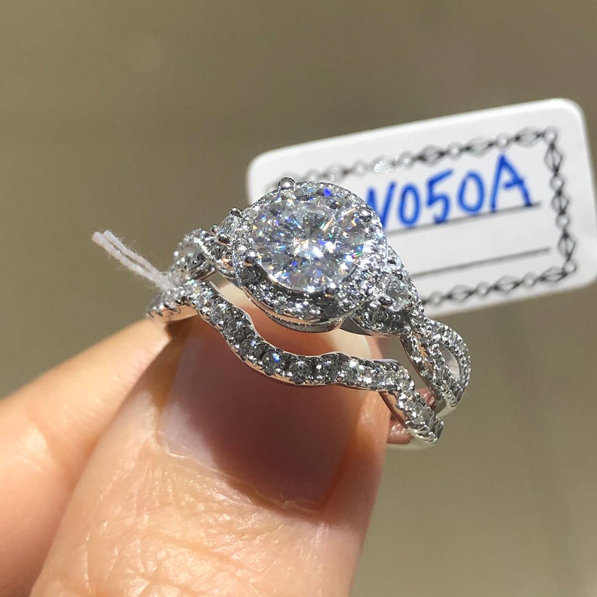 Fashion Round Bag Women's Ring S925 Silver Plated Platinum Primary and Secondary Set Ring Stacked Women's Ring Customized Main Stone Moissanite  1.0ct/Secondary Stone High Carbon Diamond